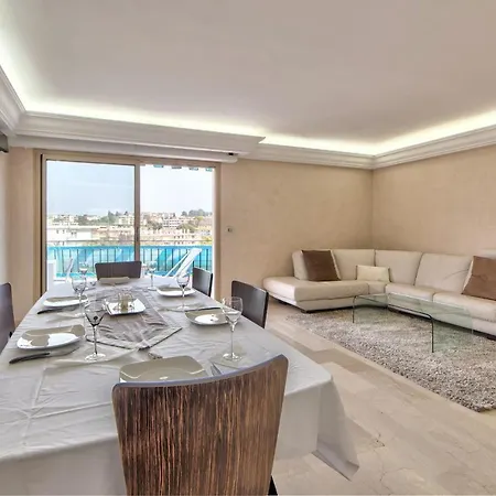 Apartmán La Pinede Equiped With Air Conditioning And A Pool! *