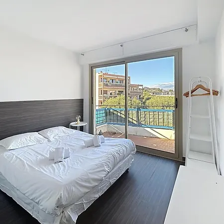 La Pinede Equiped With Air Conditioning And A Pool! *