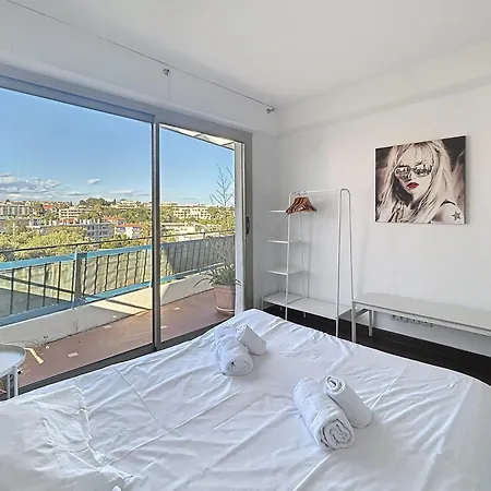 La Pinede Equiped With Air Conditioning And A Pool! * Antibes