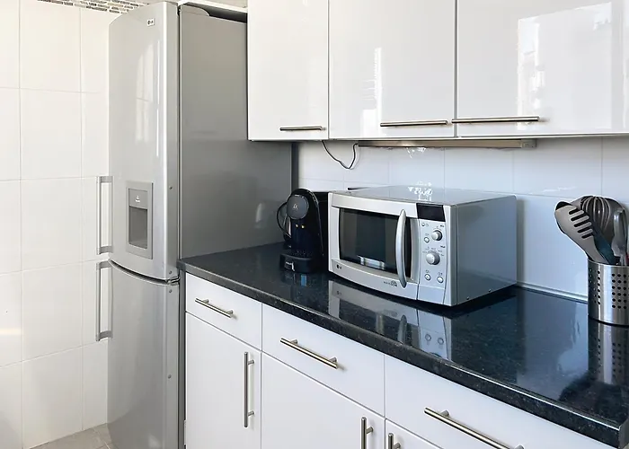 公寓 La Pinede Equiped With Air Conditioning And A Pool! 昂蒂布