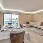 Daire La Pinede Equiped With Air Conditioning And A Pool! *