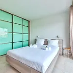 Daire La Pinede Equiped With Air Conditioning And A Pool!