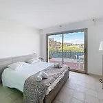 Daire La Pinede Equiped With Air Conditioning And A Pool!