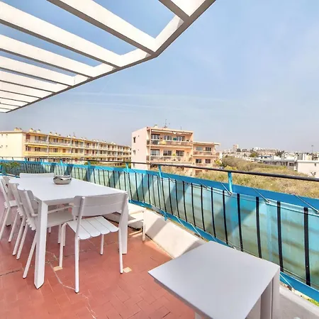 La Pinede Equiped With Air Conditioning And A Pool! Apartamento