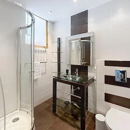 La Pinede Equiped With Air Conditioning And A Pool! Apartamento Antibes