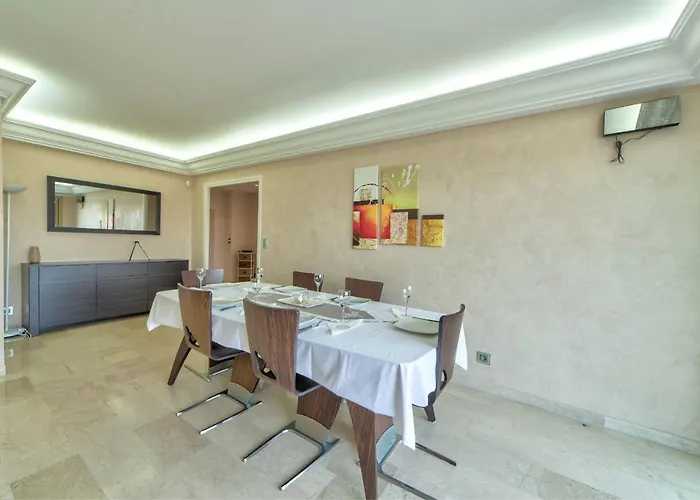 La Pinede Equiped With Air Conditioning And A Pool! * Antibes