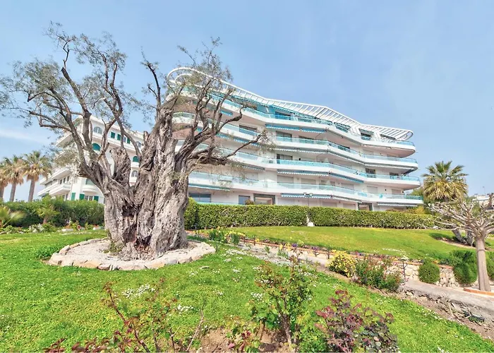 La Pinede Equiped With Air Conditioning And A Pool! Apartamento Antibes