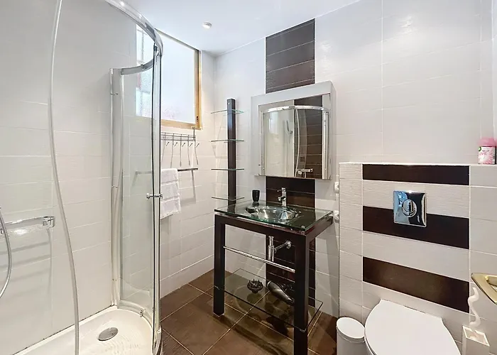 La Pinede Equiped With Air Conditioning And A Pool! Apartamento Antibes