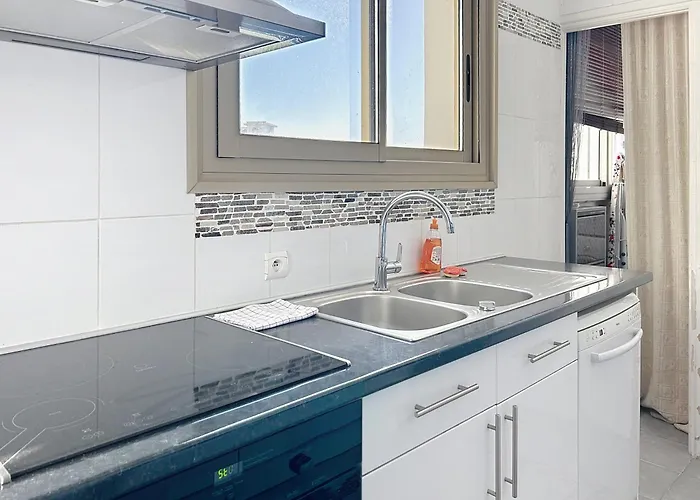 La Pinede Equiped With Air Conditioning And A Pool! Apartamento